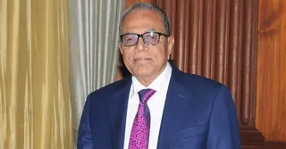 দেশ ছাড়লেন সাবেক রাষ্ট্রপতি আবদুল হামিদ